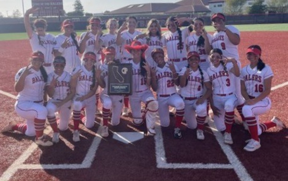 Hollister Haybalers win their first D1 regional title. Photo: Courtesy CIF State