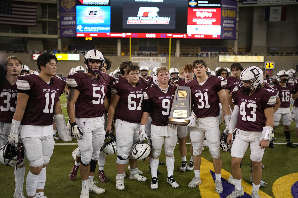 West Des Moines Dowling fell in the state playoff semifinals last season. 