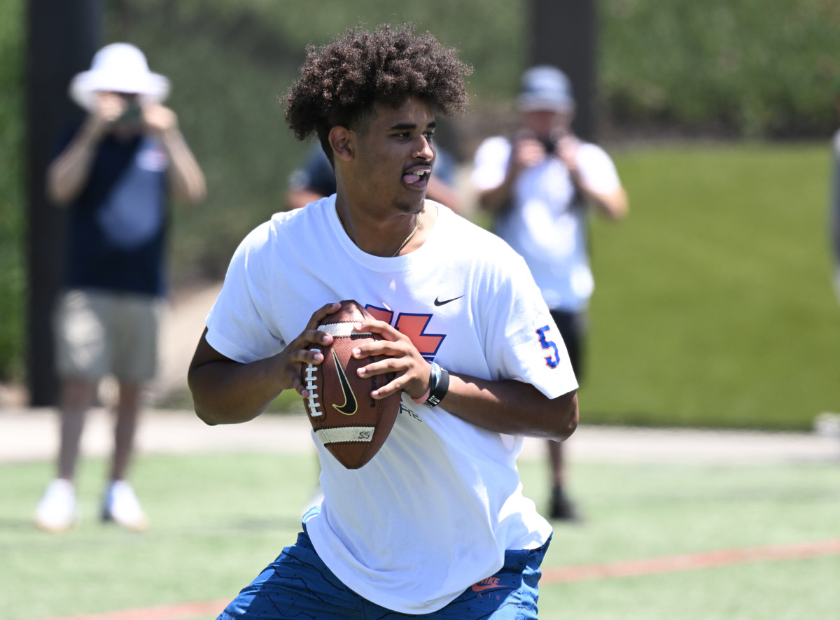 Dante Moore, 5-star quarterback, sets Friday commitment date; Oregon Ducks  considered the favorite - Sports Illustrated High School News, Analysis and  More