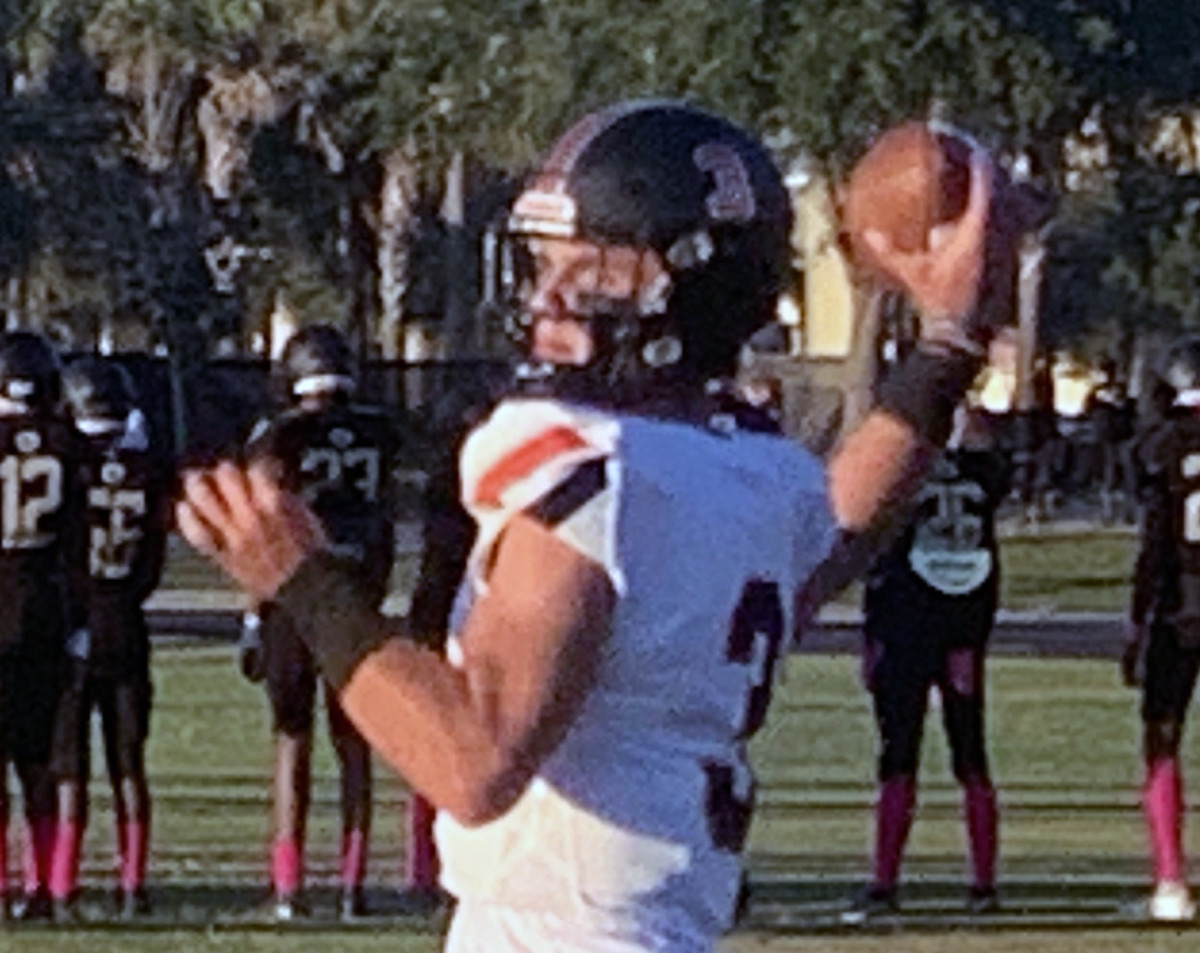 Winter Park quarterback Aidan Warner completed 10 of 21 passes for 92yds, 2TDs and 1INT in a 31-28 loss vs Ocoee.