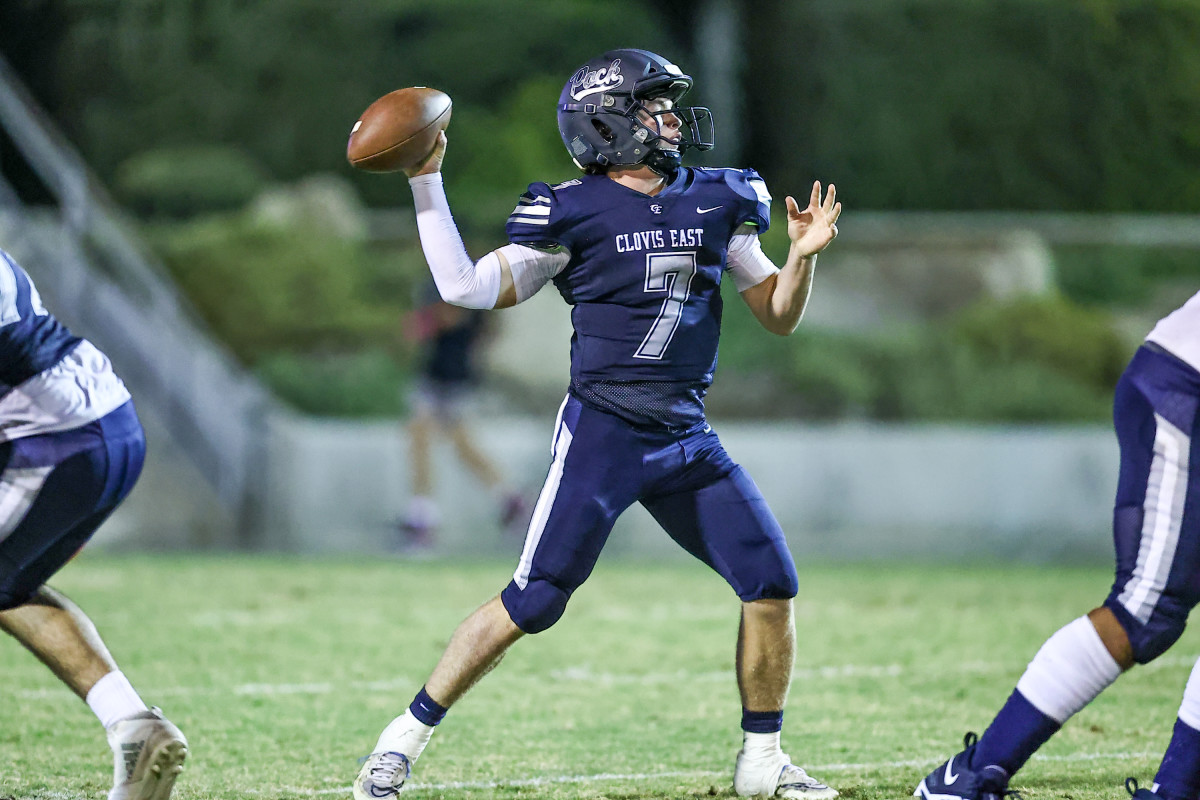 Ty Miller (7) is on pace to throw for nearly 3,000 yards and 35 touchdowns. Photo: Bobby Medellin