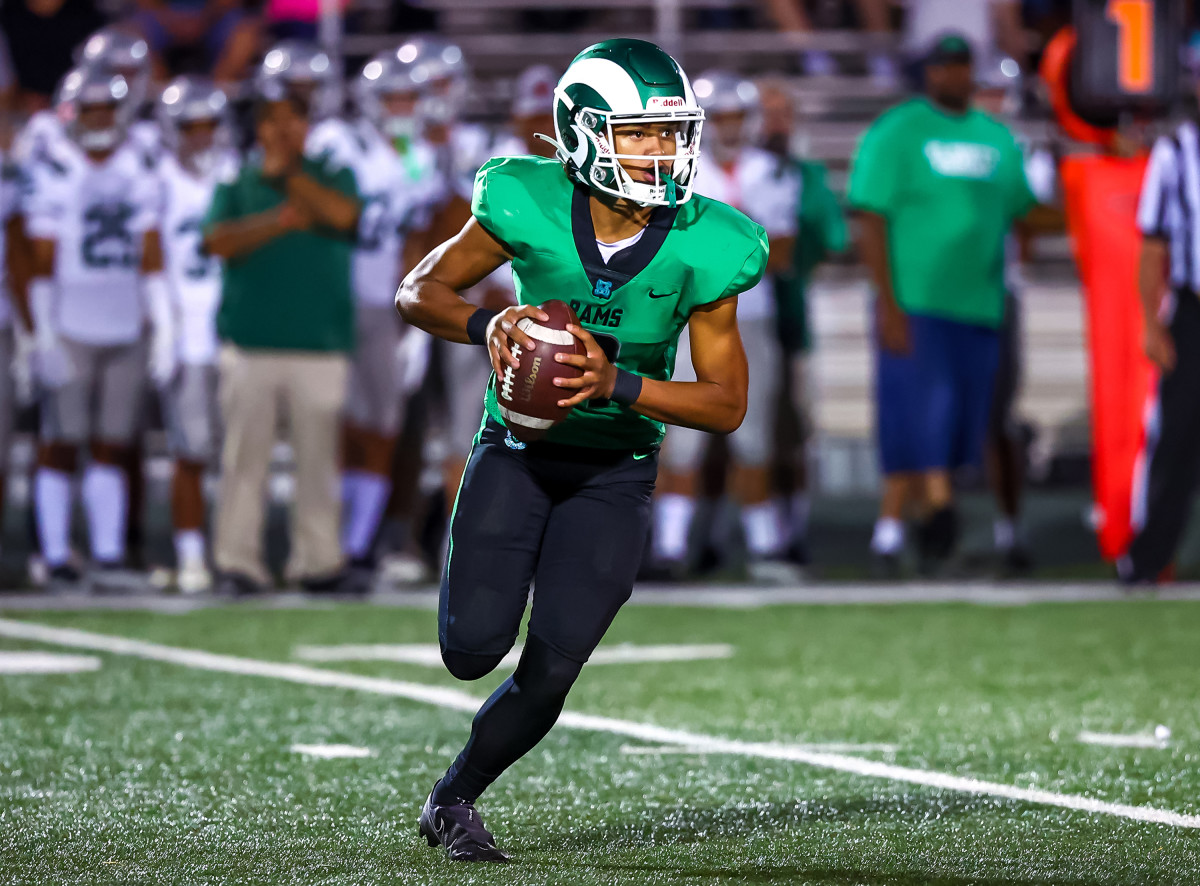 St. Mary's quarterback Samson Hunkin hopes to lead the Rams to a win over De La Salle for the second straight year. Photo: Ralph Thompson