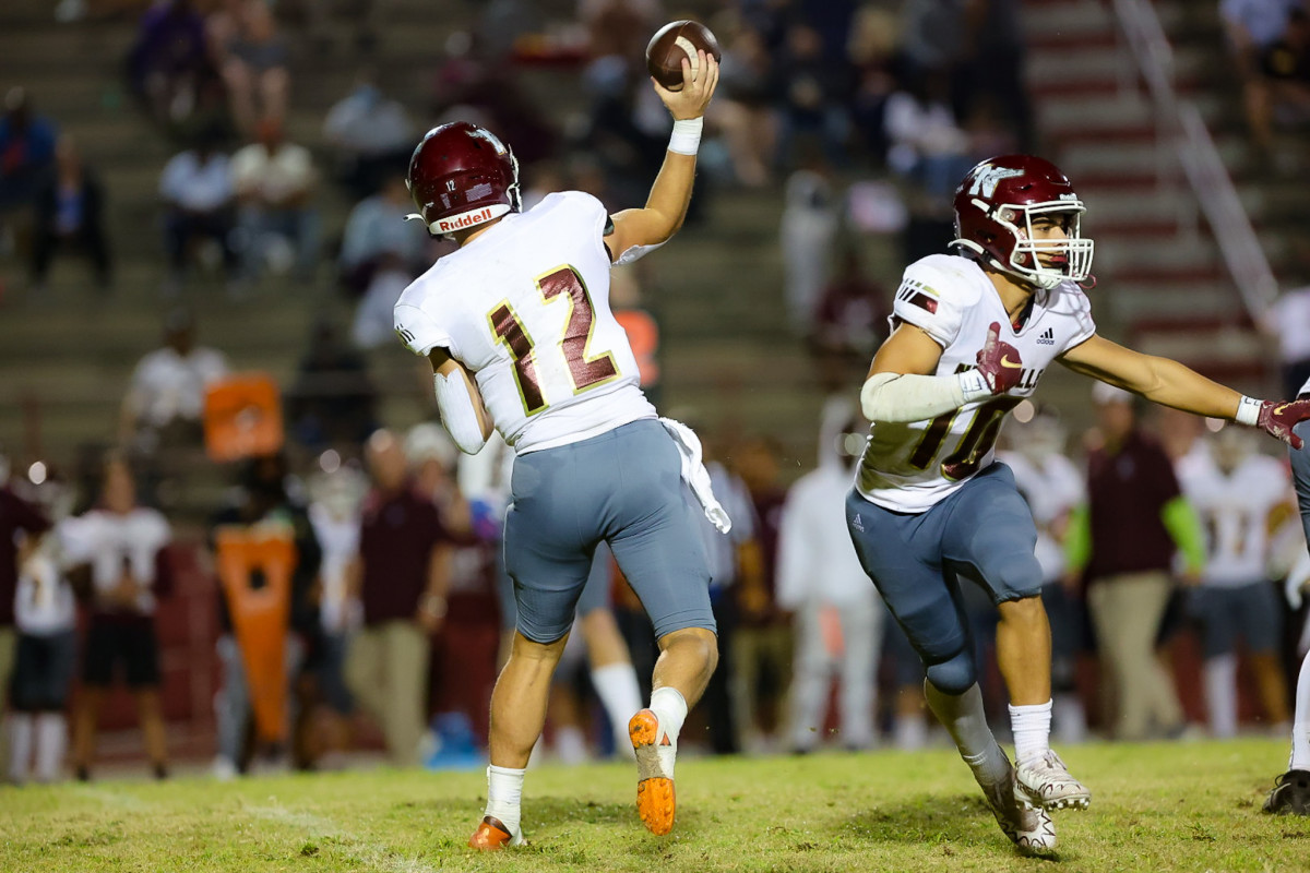 Niceville takes on Navarre in a battle of 8-1 teams 