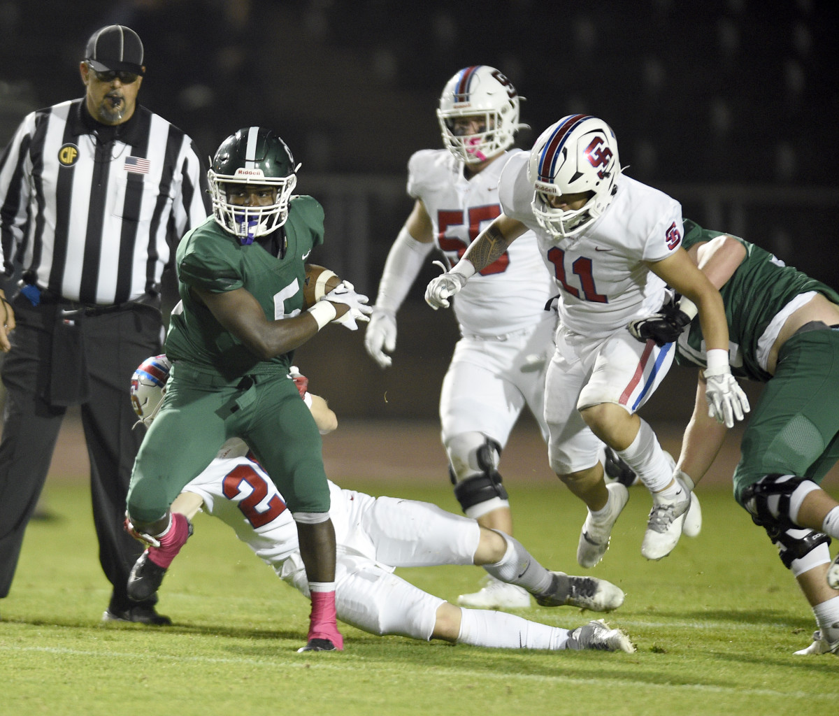 Kendric Sanders (5), Sacred Heart Cathedral last week in win over St. Ignatius. Photo: Eric Taylor.