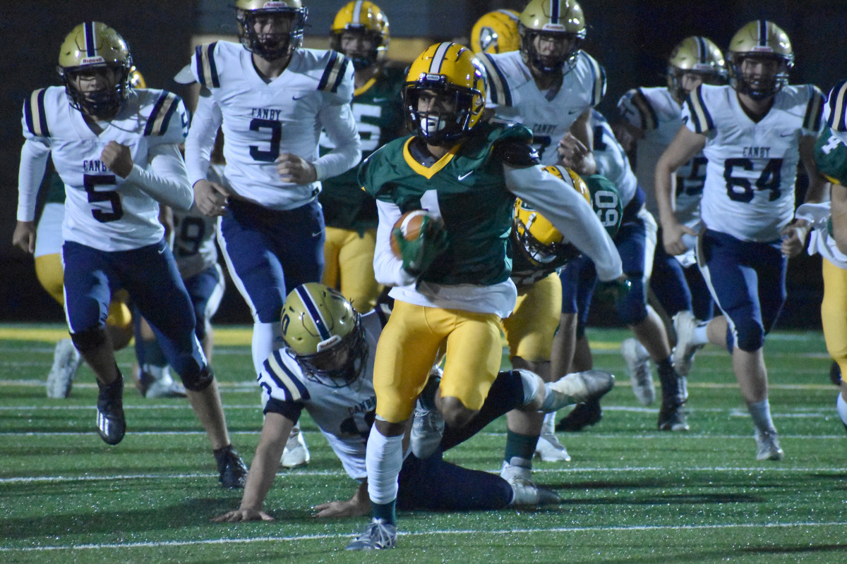 Putnam ran away with a 34-19 win over Canby to remain undefeated on October 22, 2022 in Milwaukie, Oregon