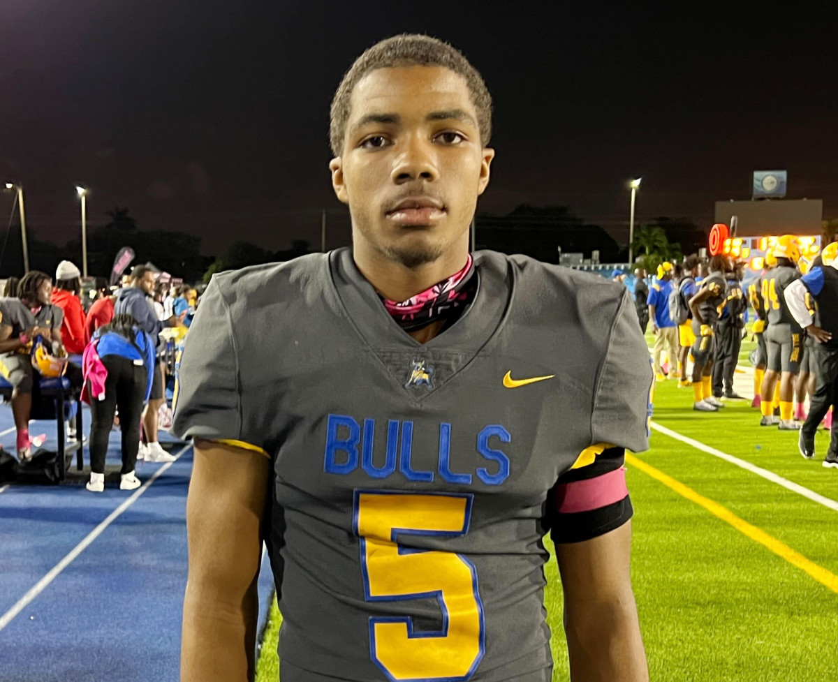 Miami Northwestern senior quarterback Taron Dickens is now the all-time career passing yardage leader in Miami-Dade County after throwing for 281 yards and three touchdowns on Saturday night against LaSalle. Dickens now has 10,076 yards in his career, breaking the record set three years ago (10,020) by Booker T. Washington's Torrey Morrison.