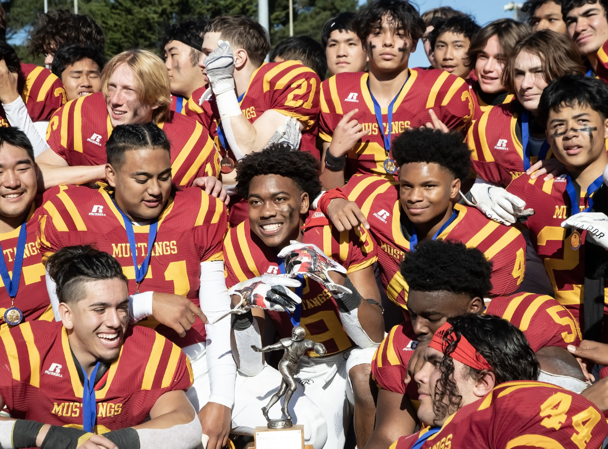 Lincoln after winning the 2022 Turkey Day Game/San Francisco Section title game over Balboa 44-7. Photo: Ernie Abrea