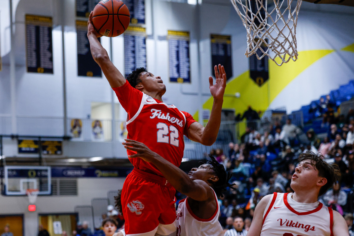 Fishers junior JonAnthony Hall goes up for a dunk in a win over Homewood-Flossmoor (Illinois) on Feb. 3, 2024.