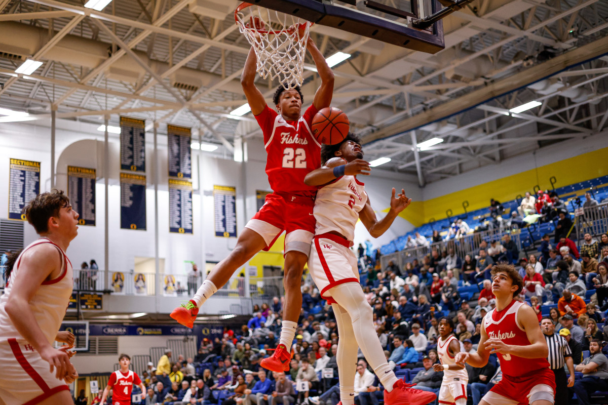Fishers junior JonAnthony Hall throws down a dunk in a win over Homewood-Flossmoor (Illinois) on Feb. 3, 2024.