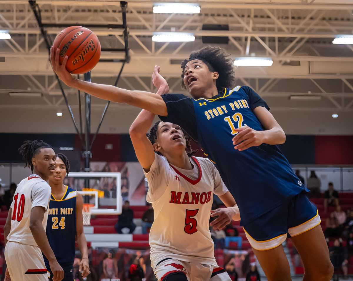 Stony Point's Elijah Clemons goes up for a layup in a win over Manor (Texas) on Jan. 19, 2024. 