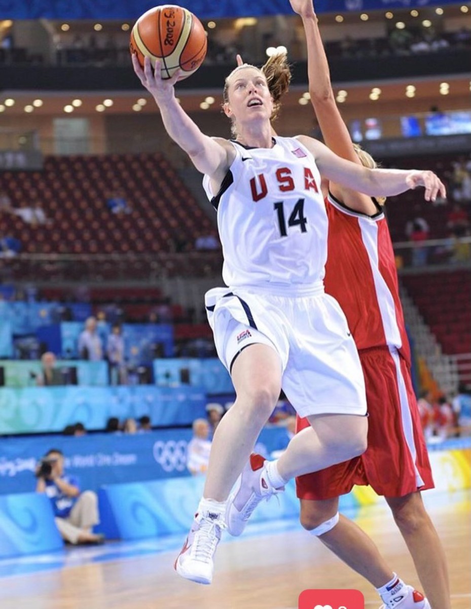 Katie Smith goes up for a layup as a member of Team USA