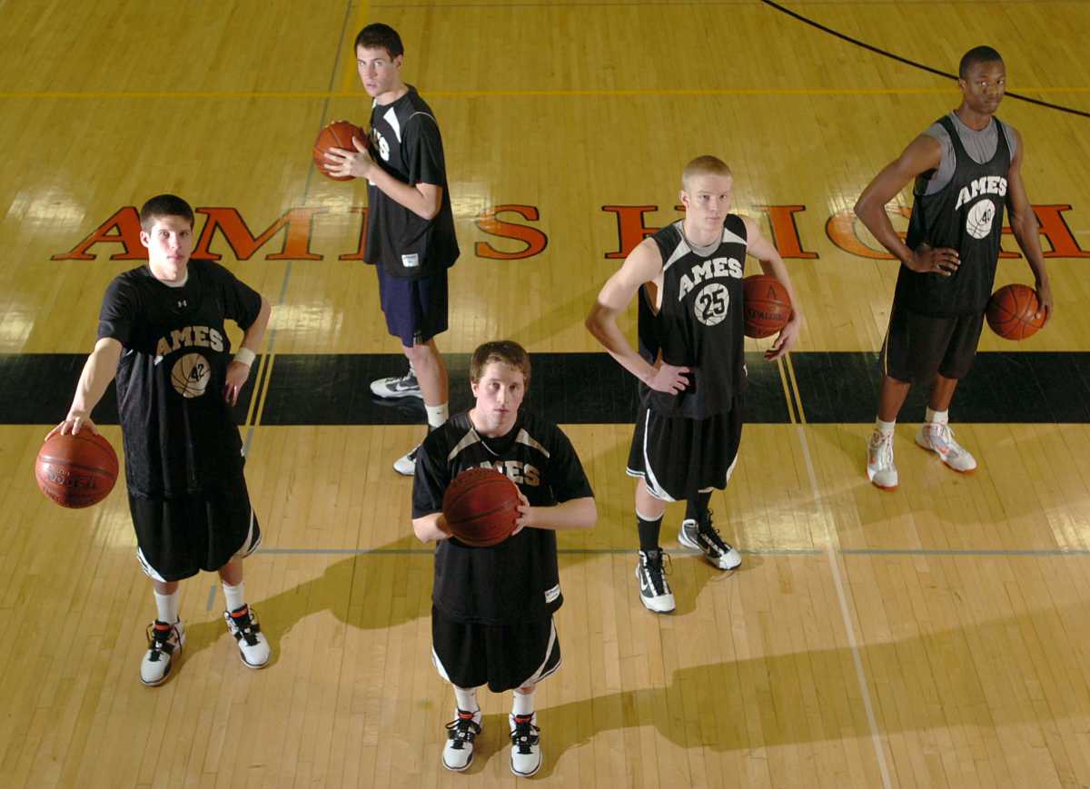 The 2009-10 Ames High boys basketball team includes Doug McDermott, James Kohler, Michael Weber, Riley Stuve and Harrison Barnes, from left. 
