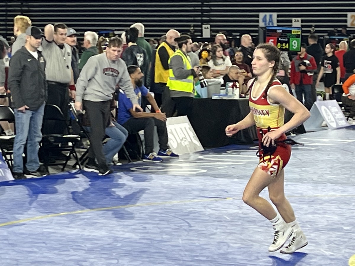 Libby Roberts, two-time WIAA Mat Classic girls champion, opens 2024 Mat Classic