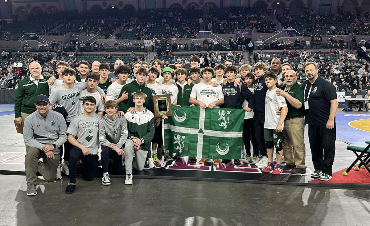 Delbarton edged St. Joseph Regional for the New Jersey state wrestling team title in what of the nation's top wrestling states.