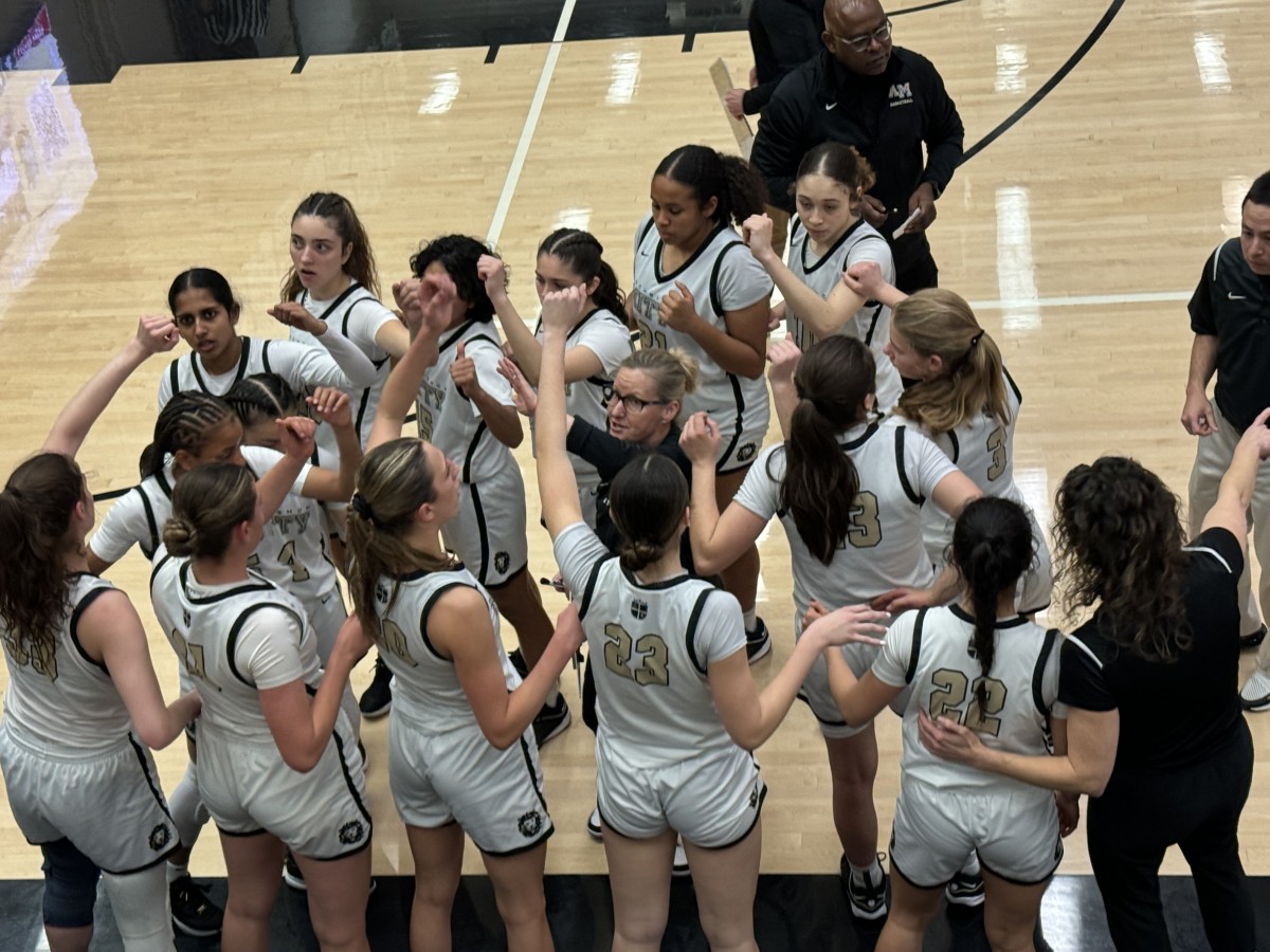 Mitty girls fired up early on in huddle