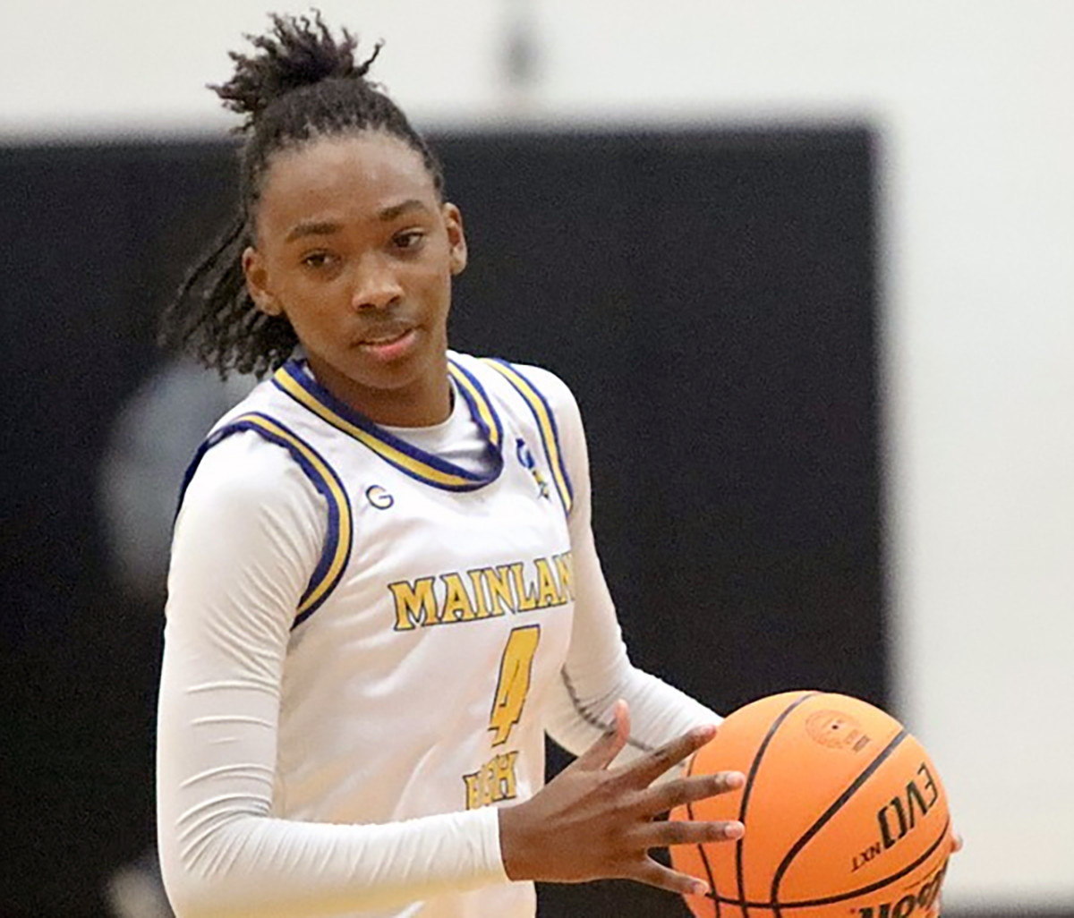 Mainland's Anovia Sheals had 21 points and 9 rebounds to pace the Buccaneers to 62-31 win over River Ridge in one of the FHSAA Class 5A Girls Basketball State Semifinals on Wednesday.