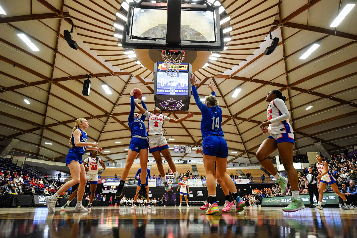 Benson Grants Pass 6A Oregon girls basketball quarterfinal 2024 Naji Saker -50