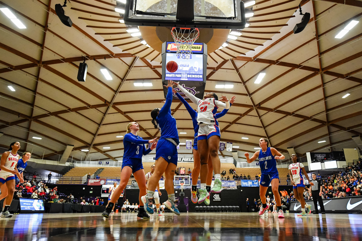 Benson Grants Pass 6A Oregon girls basketball quarterfinal 2024 Naji Saker -51