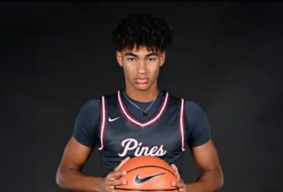Josh Harris led Pembroke Pines Charter into the FHSAA Class 6A state championship game with a 20-point, 12-rebound effort in the Jaguars' 61-34 rout of Ponte Vedra.