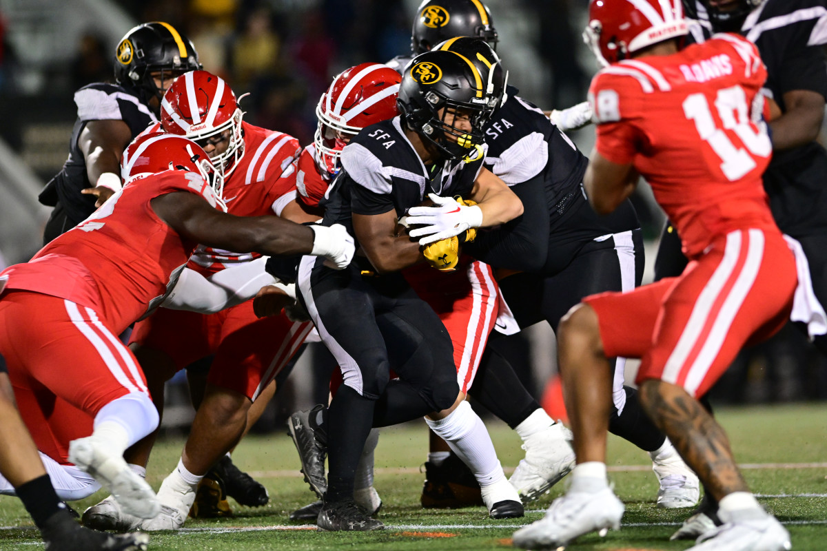 On a night when its offense struggled, Mater Dei could count on the swarming play of its defense, which shut down St. Frances, scored two touchdowns and setup a third.