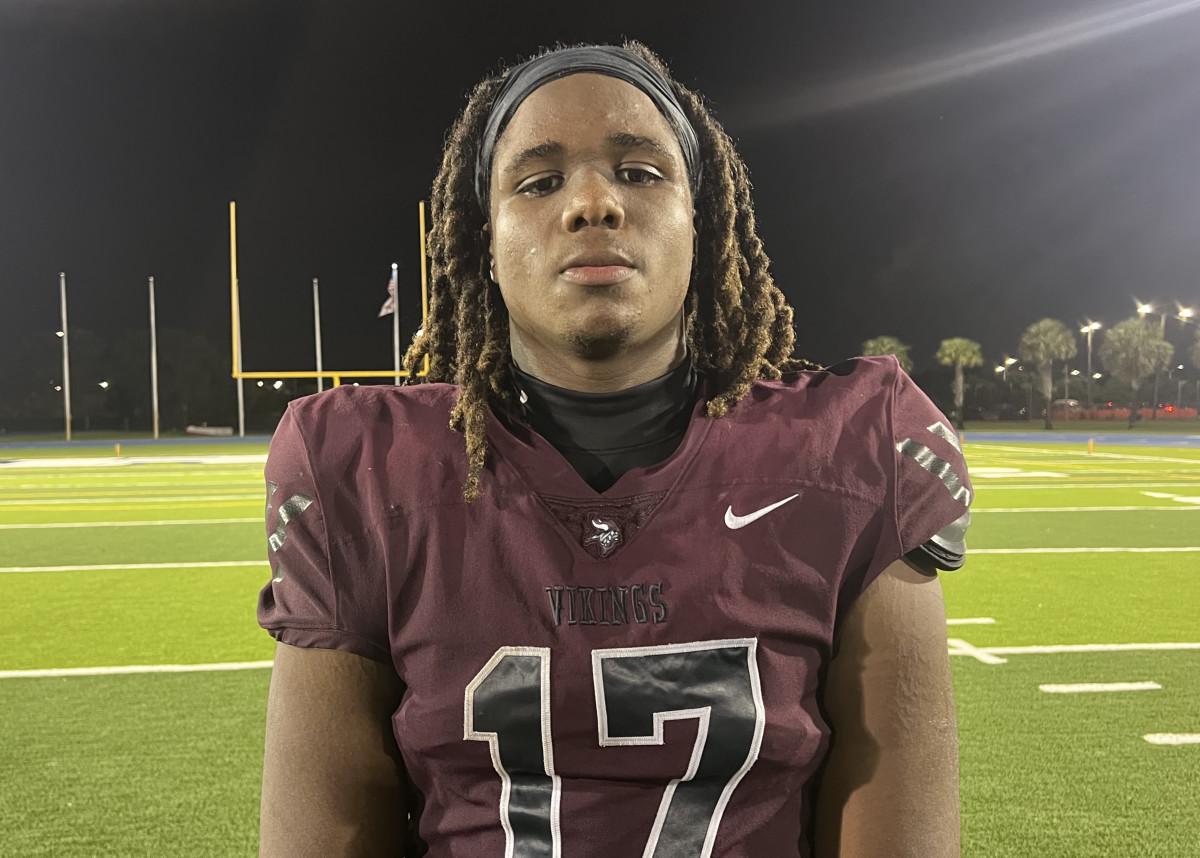 Ennio Yapoor threw a fourth quarter TD pass and rushed for the decisive TD to rally Miami Norland to a 20-19 win over Booker T. Washington on 10/5/2023.