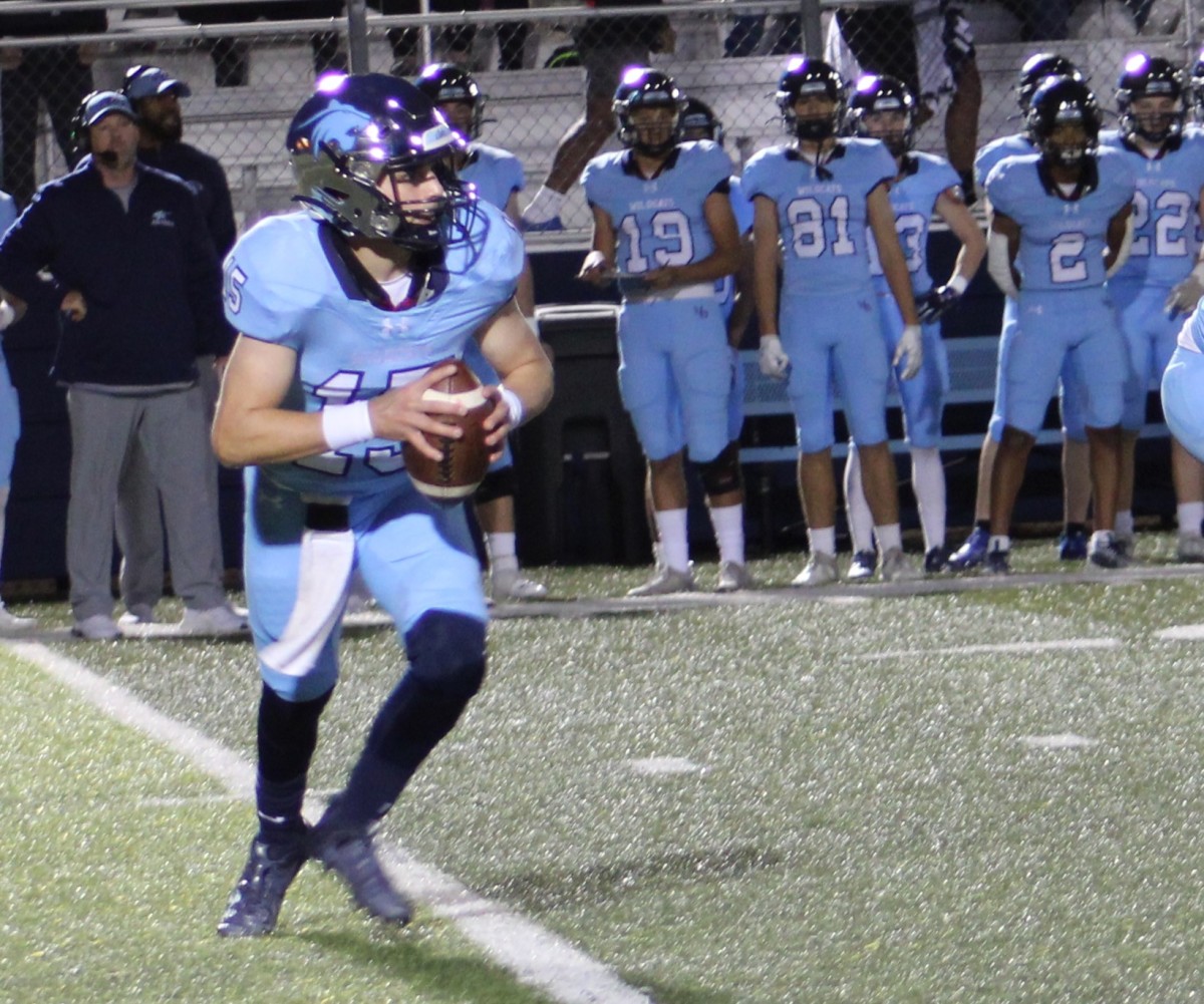 Har-Ber quarterback Braden Sprague passed for four touchdowns in a win over crosstown rival Springdale on Friday night. (Photo by Steve Andrews)