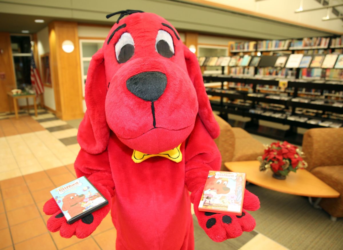 Like Clifford? Then you'll love the Corbin Redhounds' mascot.
