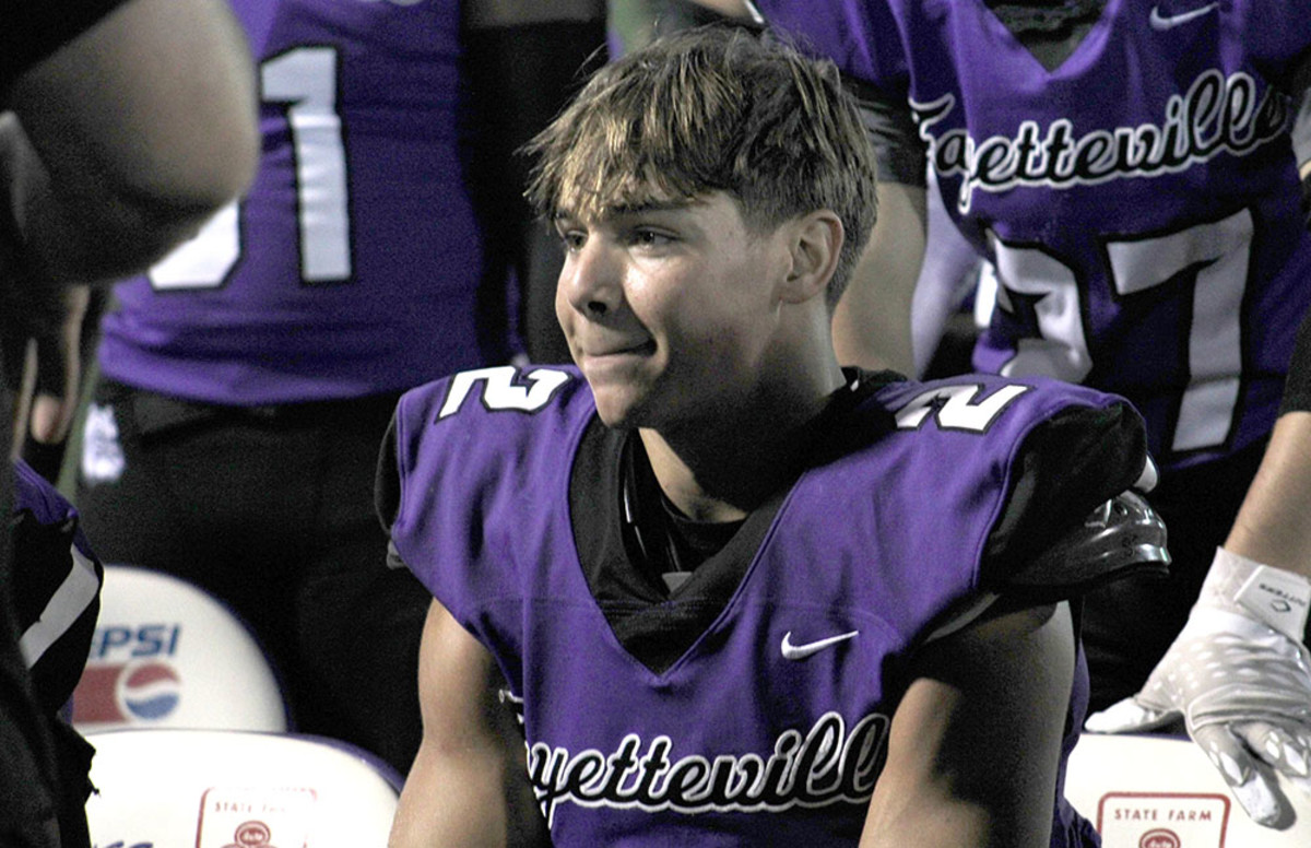 Fayetteville's Noah Janksi leads the Bulldogs in tackles. (Photo by Steve Andrews)