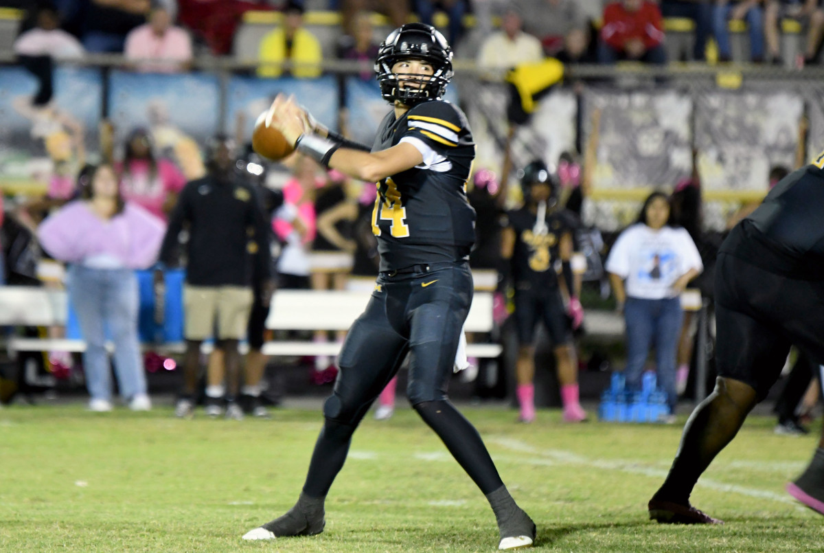 Montsdeoca leads Fort Meade to 8-0