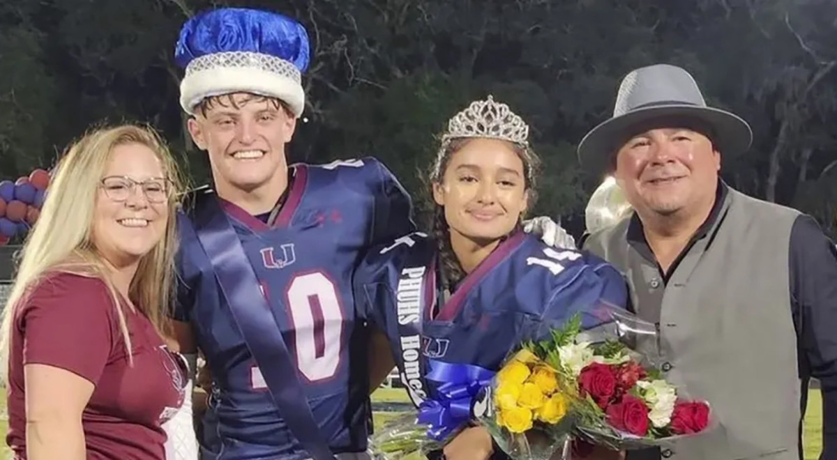 Sports crowns and shoulder pad, friends Mykehl Bobert and Esther Breitling, were named Homecoming King and Queen at Palm Harbor University on October 20, 2023. Friday night, Breitling scored a touchdown in the Hurricane's game with Dunedin.