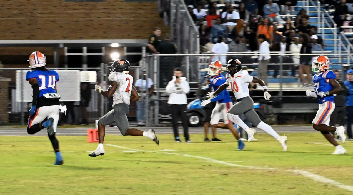 Lake Wales running back RaShad Orr explodes on a 31-yard touchdown run against Bartow. The Lake Wales win was its 25th straight stretching over two seasons of play.