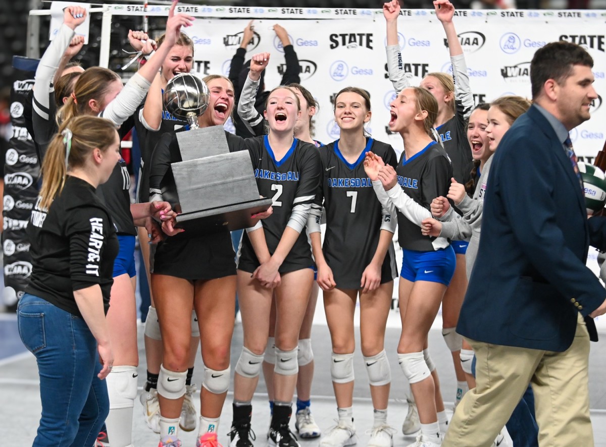 2023 WIAA volleyball finals: Oakesdale vs. Neah Bay. Oakesdale sweeps in three sets for three-peat in 1B title