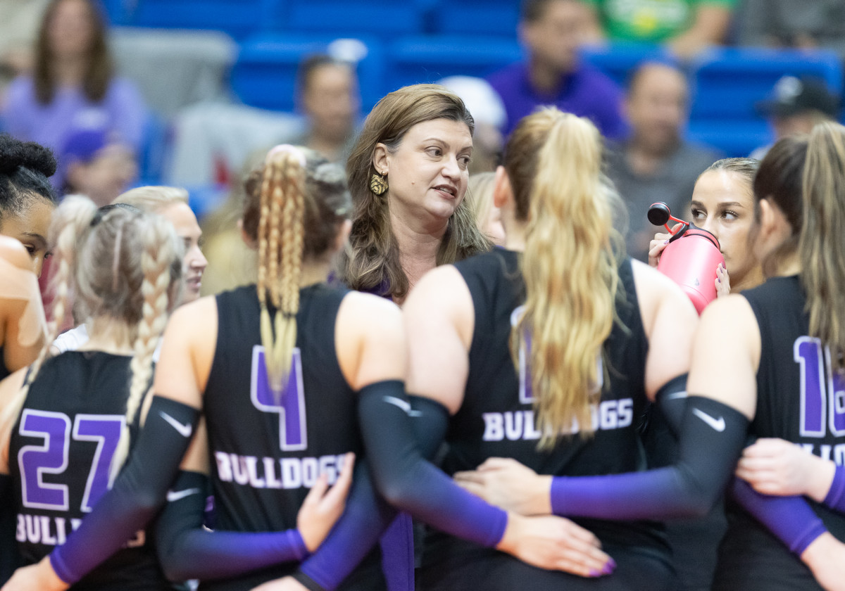 Fayettevile head coach Jessica Phelan (Photo by Tommy Land) 