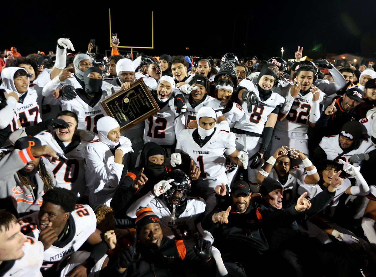Pittsburg 37, San Ramon Valley 21 NCS D1 title by Dennis Lee 11-24-2023112420238 (3)