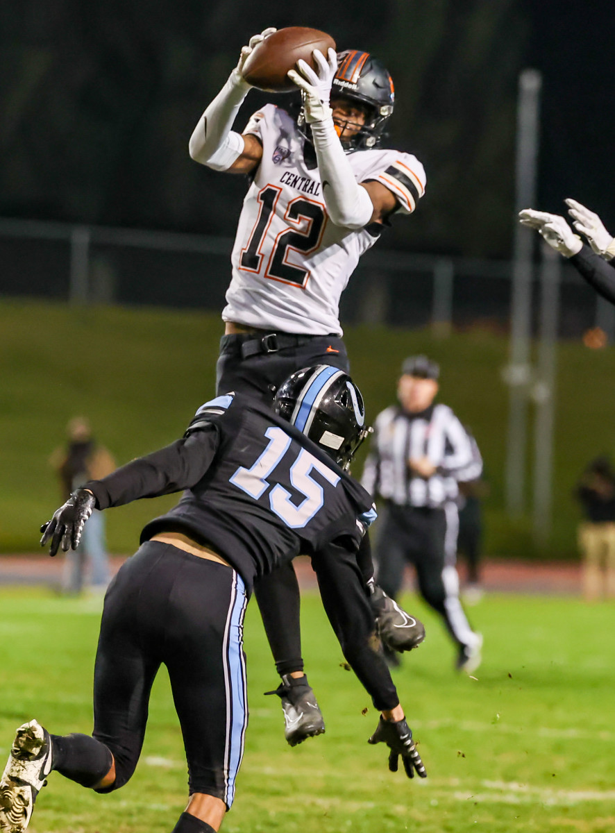 Clovis North 24, Central 14 CS D1 title game photos by Bobby Medellin 11-24-2023112420231 (2)