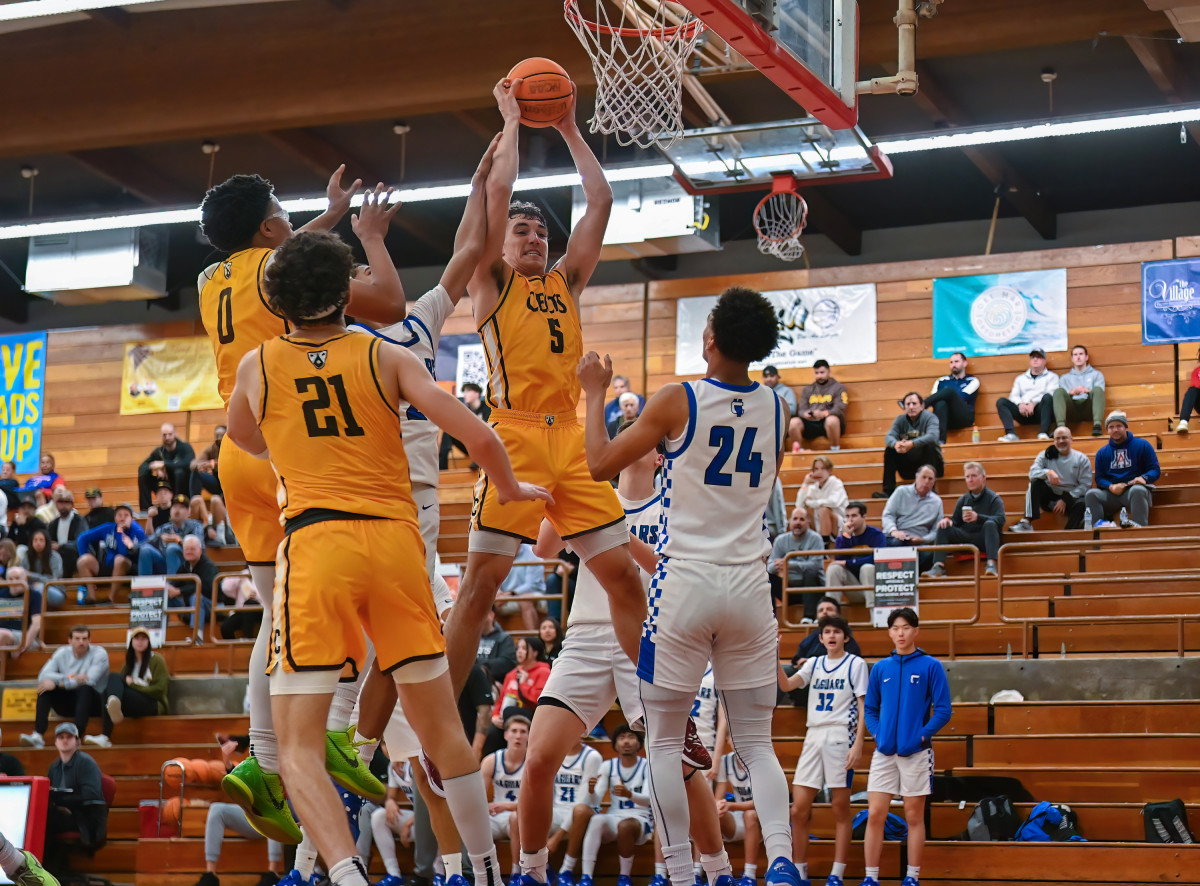 Crespi vs Canyon View Prep Torrey Pines Holiday Classic December 30, 2023 Photo-Justin Fine17